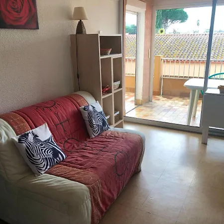 Beachside Apartment: Cozy Retreat With Shared Pool Apartment Argeles-sur-Mer